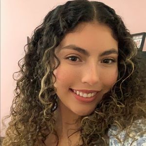 Meet your Posher, Esperanza